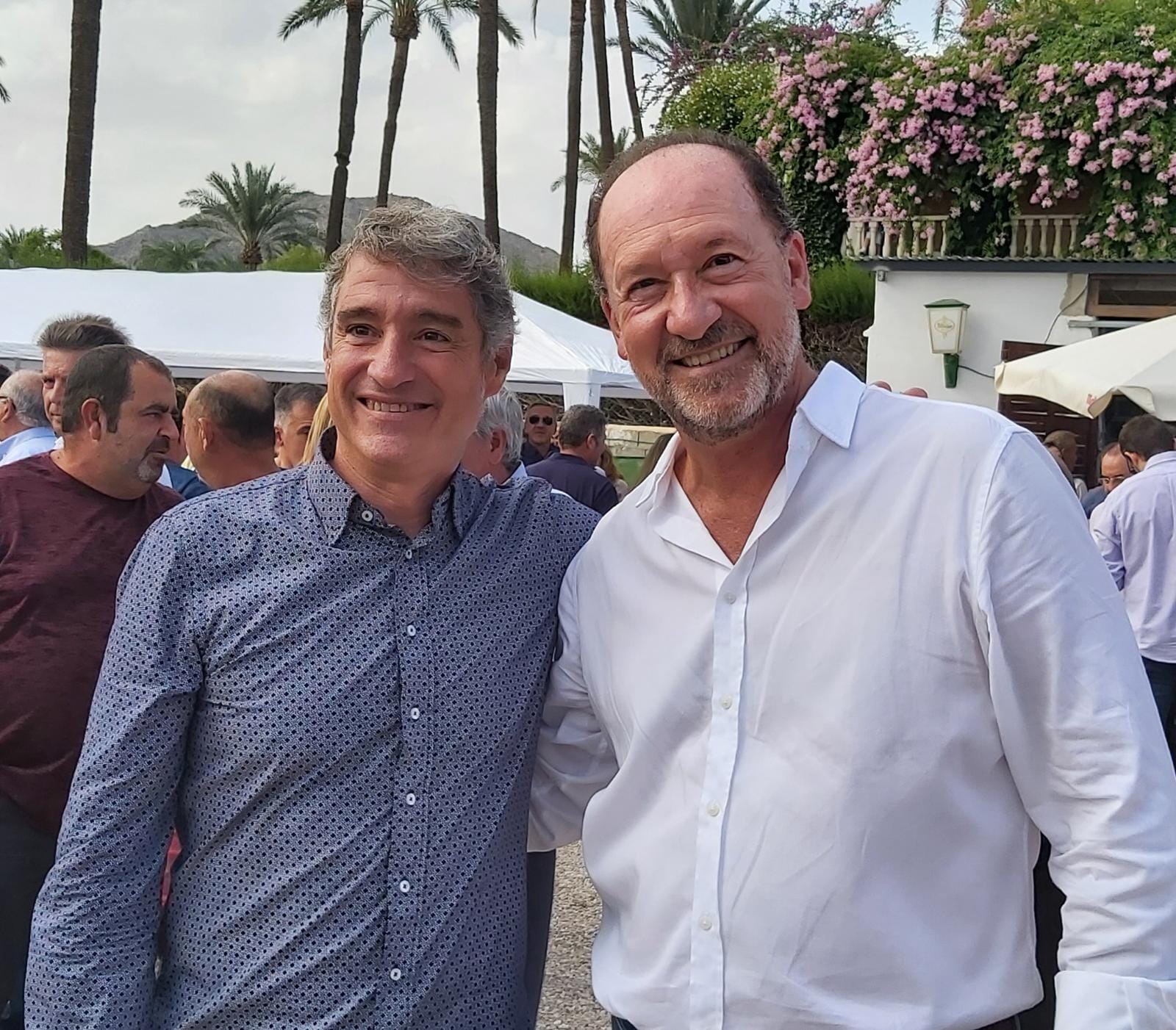 José Vegara, candidato a la alcaldía de Orihuela del PP, junto al exalcalde, Emilio Bascuñana