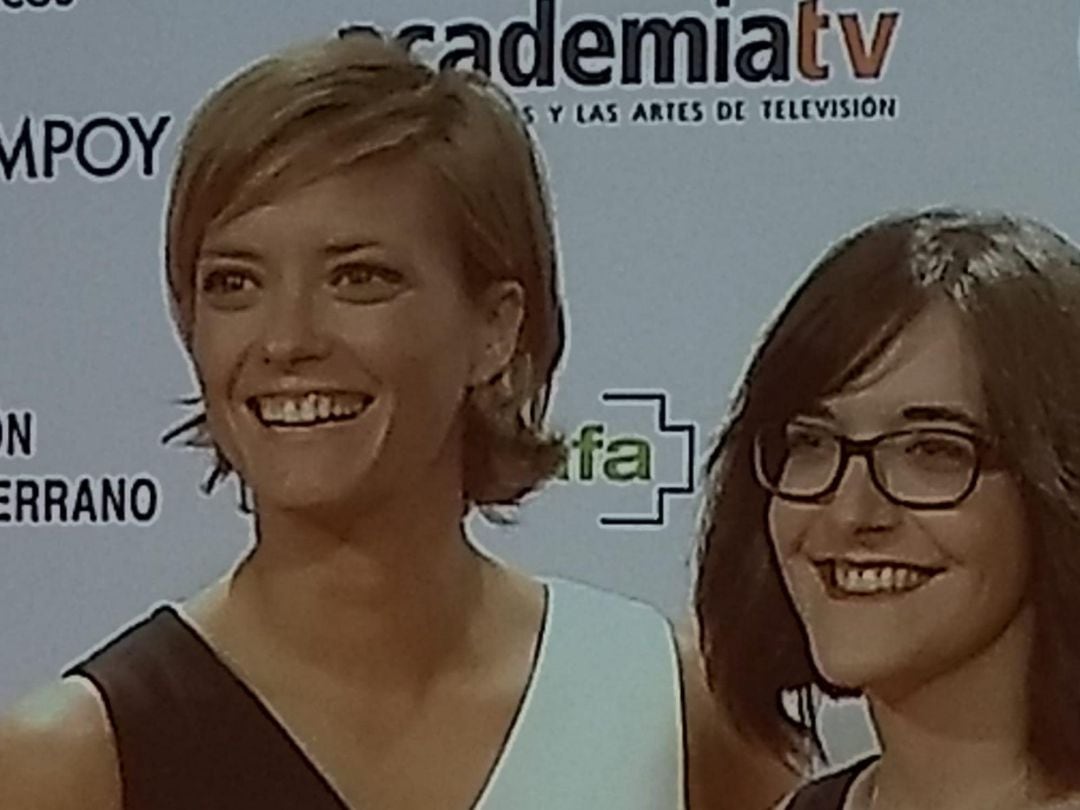 La periodista María Casado junto a la periodista ponferradina, Ángela Bernardo