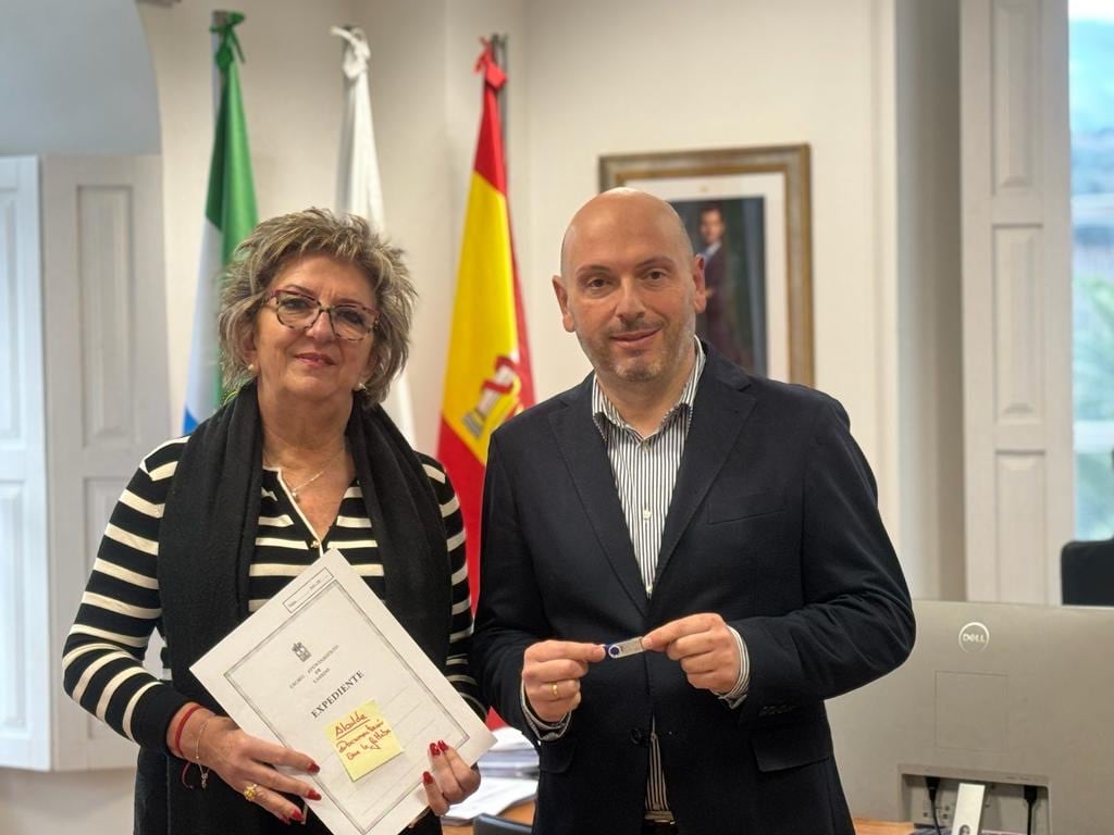 Elena Odriozola y Miguel González