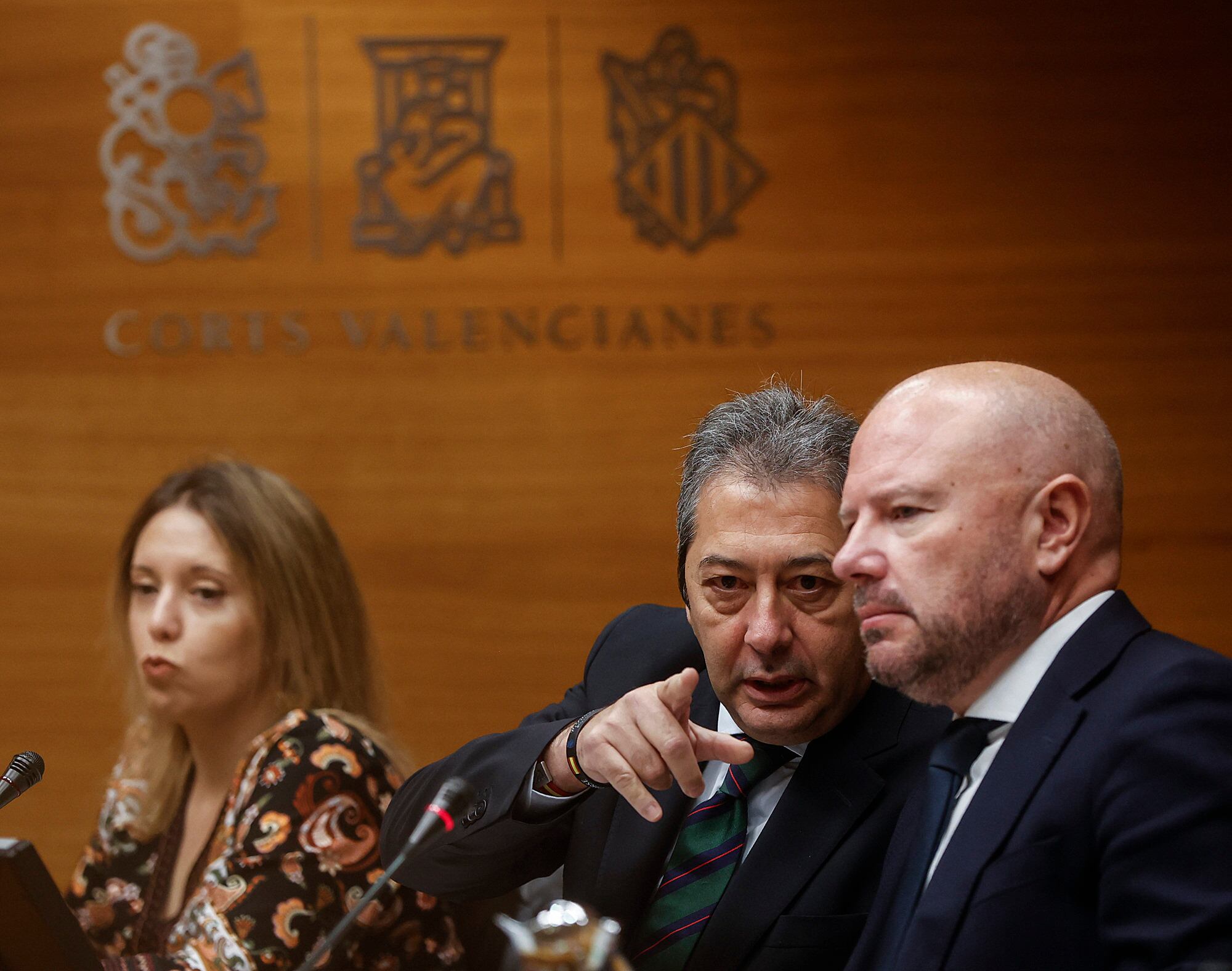 El vicepresidente primero y conseller de Cultura y Deporte, Vicente Barrera (c), inicia la ronda de comparecencias para explicar los presupuestos para 2024, en la Comisión de Economía, Presupuestos y Hacienda de Les Corts, a 6 de noviembre de 2023, en Valencia, Comunidad Valenciana (España). Rober Solsona / Europa Press06/11/2023