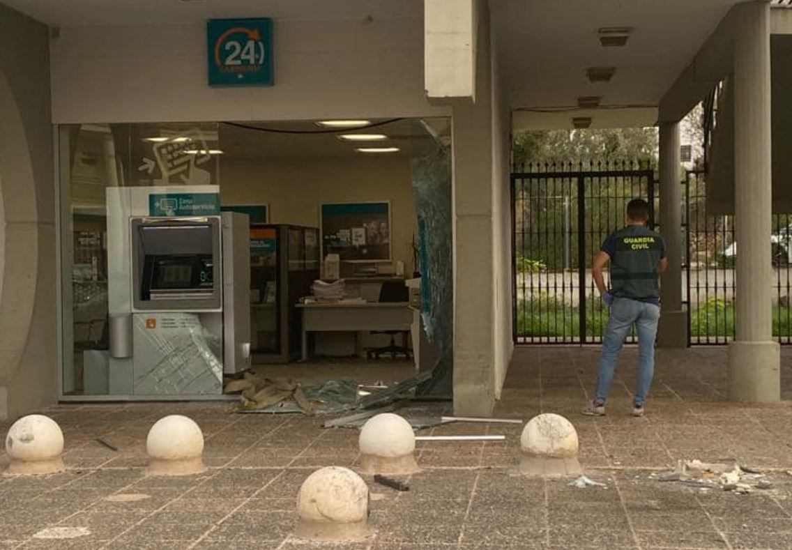 Imagen de la oficina que ha sufrido el robo en Altea La vella