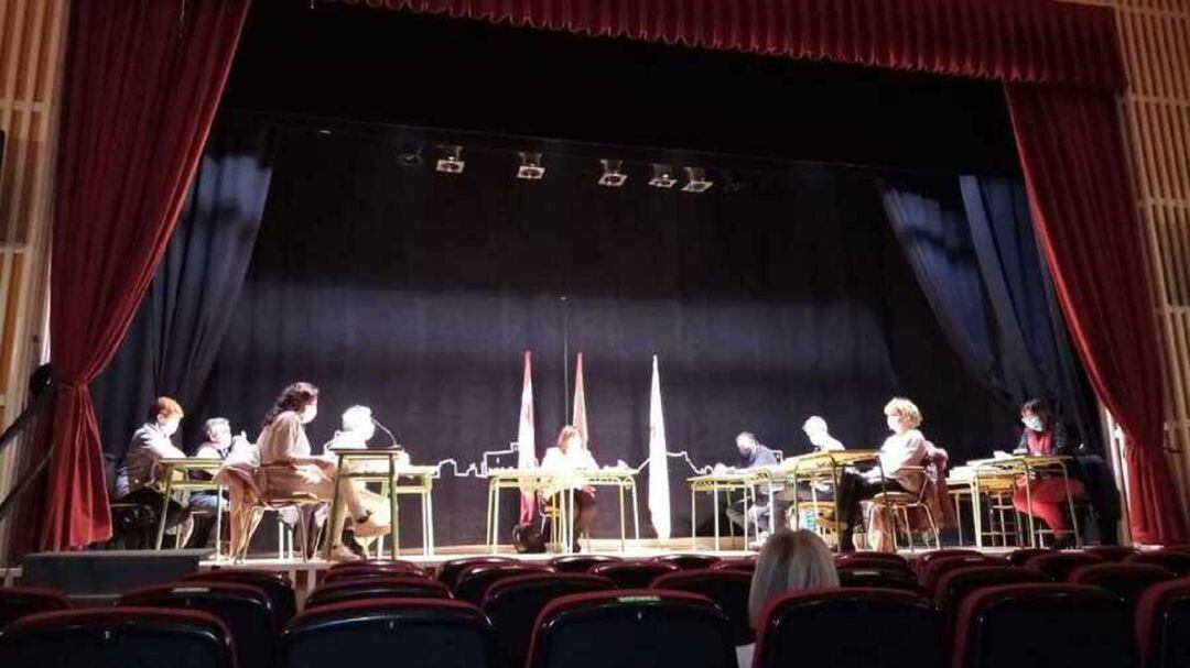 Sesión plenaria en el teatro