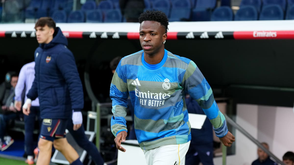 Pitada monumental a Vinicius en el Bernabéu