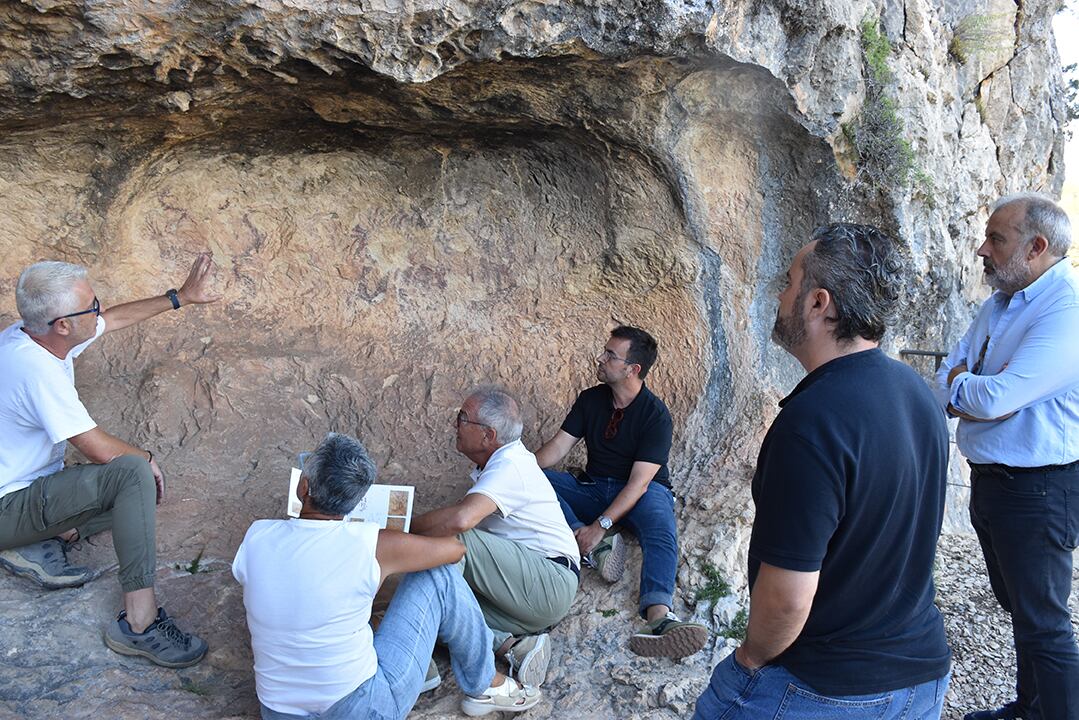 Representantes munnicipales y de Conselleria durante su visita a La Sarga