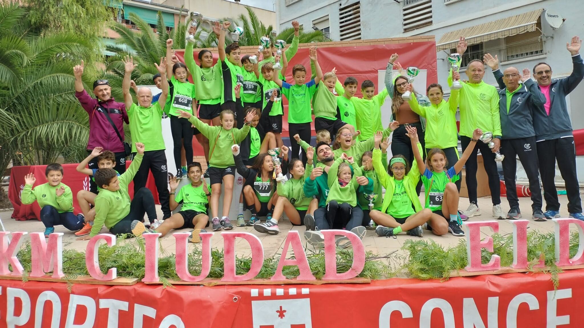 Los pequeños atletas se unieron a la fiesta del atletismo