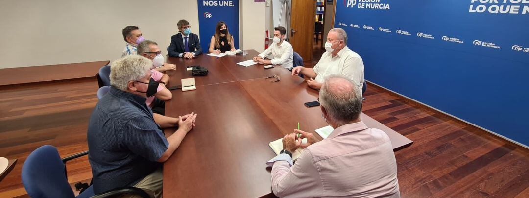 Reunión con la Plataforma en Defensa del Ferrocarril de la Región 