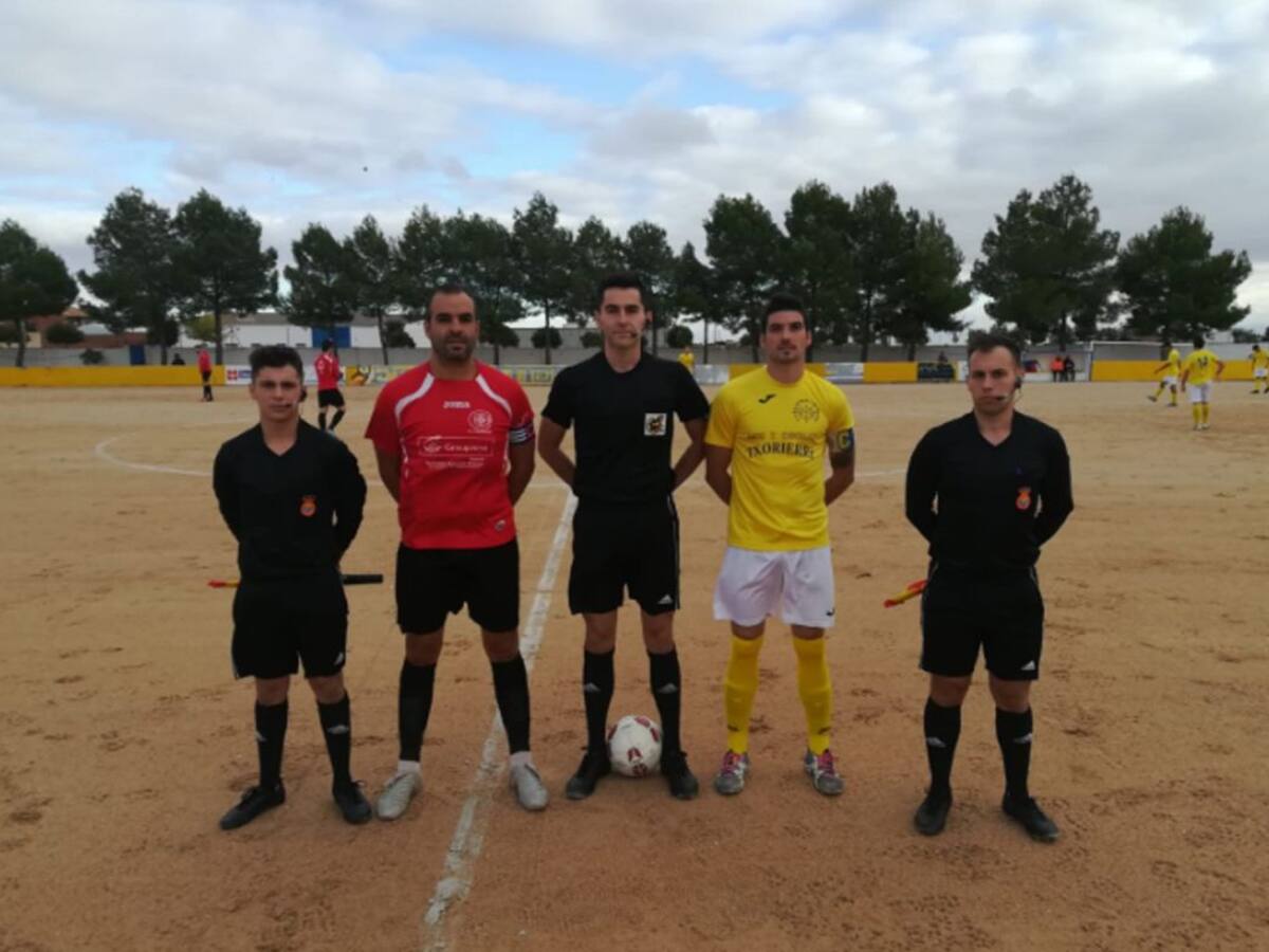 Las Mesas CF y el Atlético Pedro Muñoz se afianzan en las posiciones de cabeza