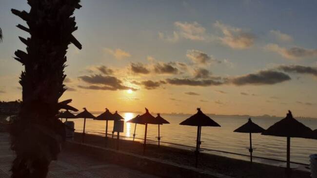 Imagen del amanecer en Los Narejos a la llegada a primera hora de la mañana del equipo de La Radio Al Sol