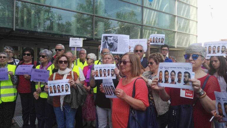 Manifestación ante la Ciudad de la Justicia contra la sentencia de La Manada