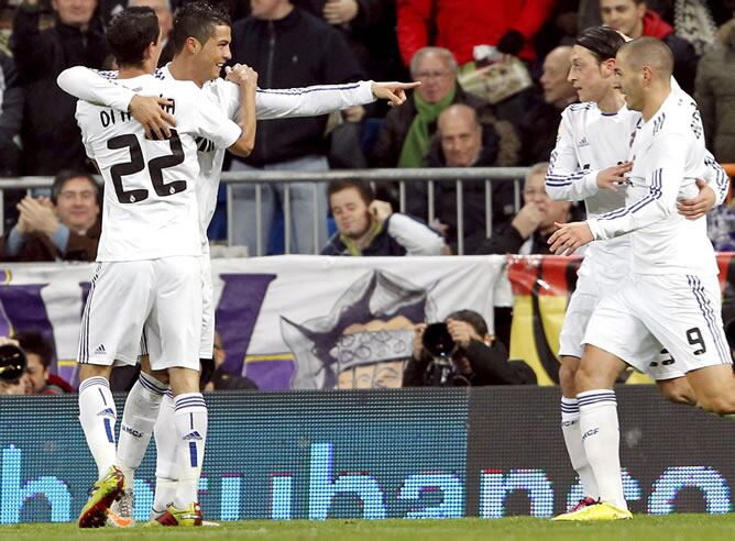 Los jugadores madridistas celebran un gol en Liga