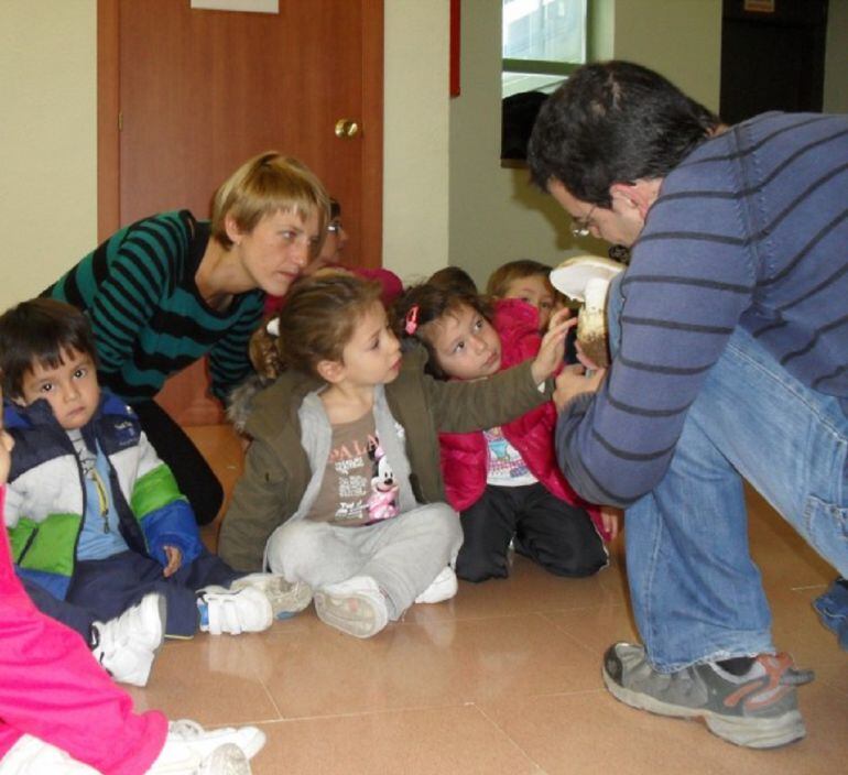 Imagen de una de las actividades desarrolladas en una de las escuelas infantiles de la capital