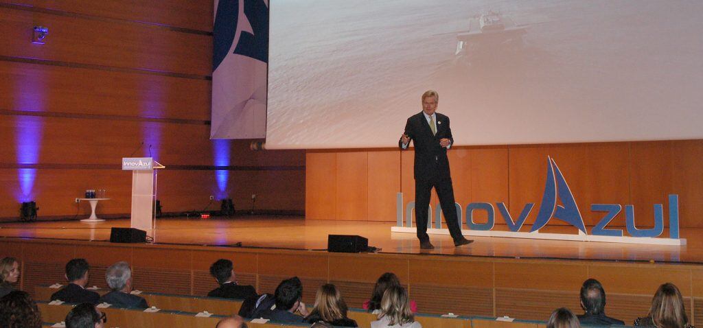Gunter Pauli durante su conferencia en InnovAzul ´22