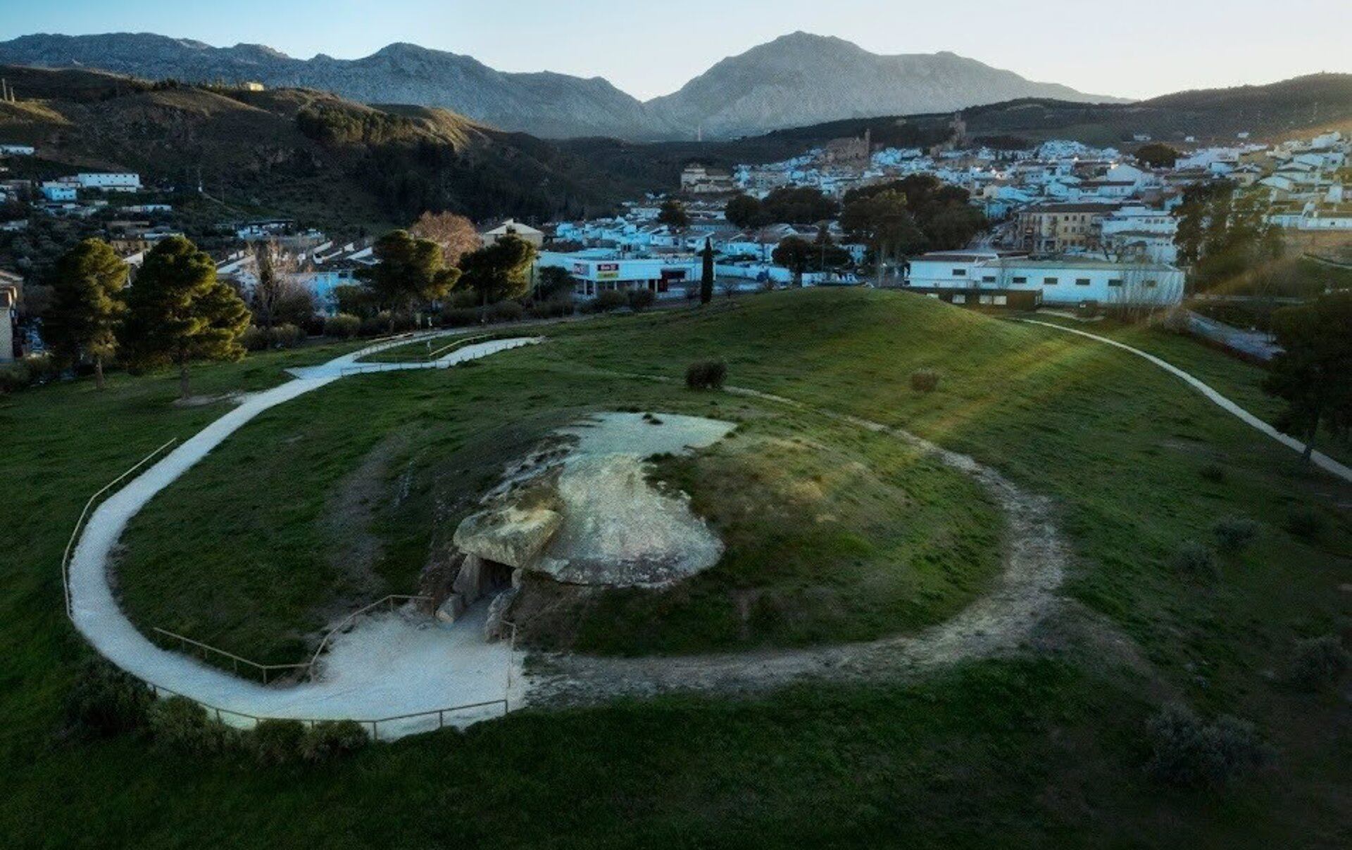 Dólmenes de Antequera a vista de dron