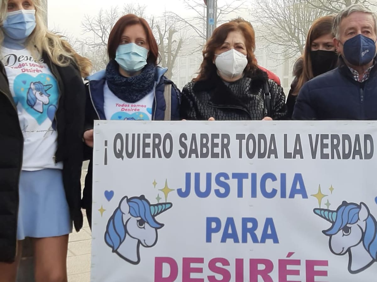 Familiares de Desireé reclaman “justicia” a las puertas de la Audiencia provincial de Lugo