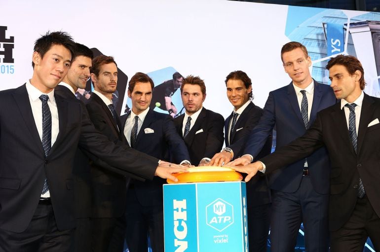 LONDON, ENGLAND - NOVEMBER 12 (L-R)  Kei Nishikori, Novak Djokovic, Andy Murray, Roger Federer, Stan Wawrinka, Rafael Nadal, Tomas Berdych and David Ferrer celebrate with Moet & Chandon and raise a toast to the official launch of the 2015 Barclays ATP World Tour Finals at City Hall on November 12, 2015 in London, England.  (Photo by David M. Benett/Dave Benett / Getty Images for Moet & Chandon)