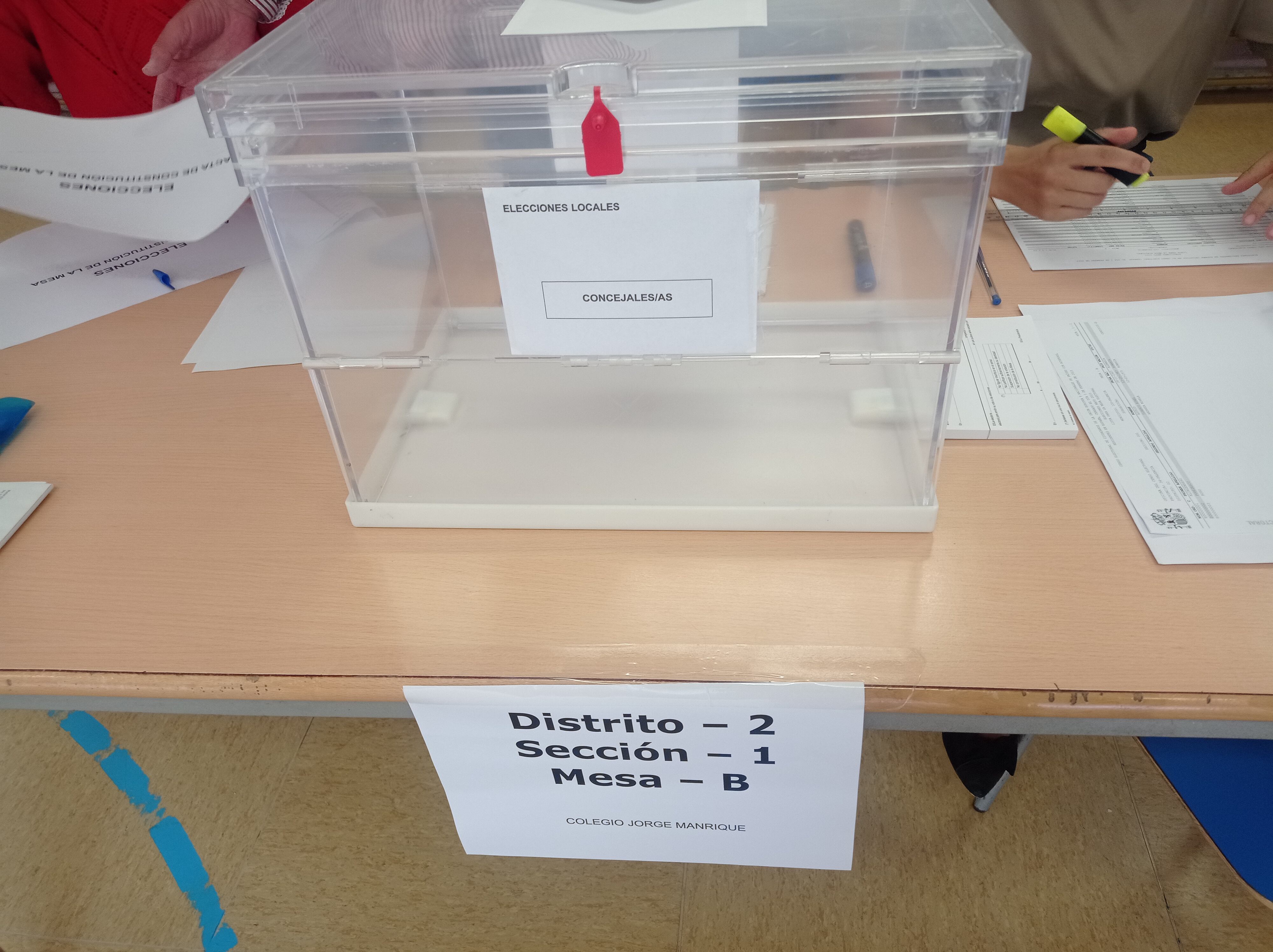 Urna electoral en Palencia