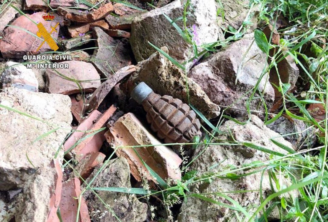 Una granada de mano tipo &quot;piña&quot; de la Guerra Civil fue localizada en el paraje denominado Miriego en la localidad de Vargas en Puente Viesgo