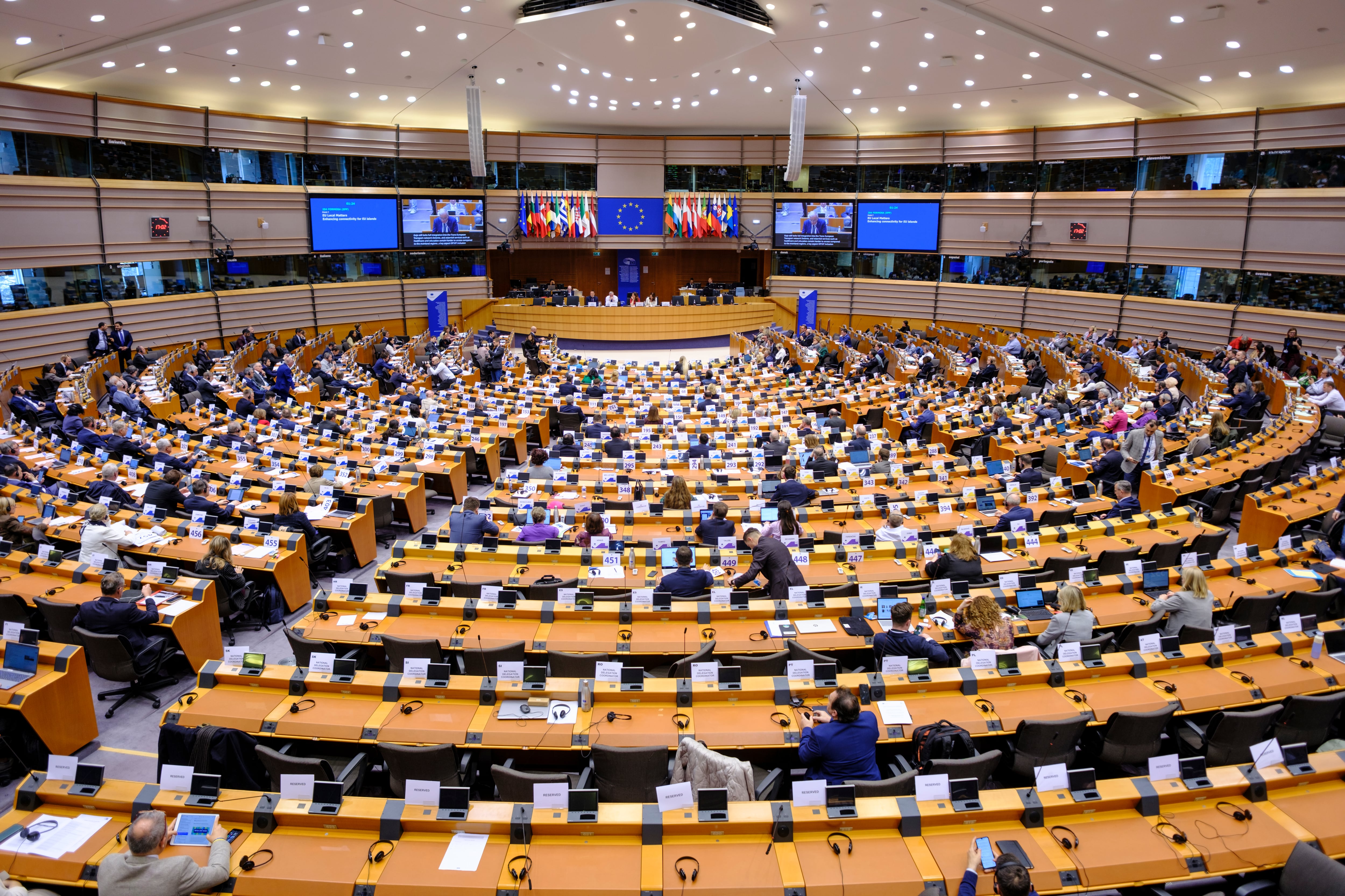 Los ministros responsables de comercio de la Unión Europea (UE) celebran este lunes una reunión extraordinaria en Luxemburgo .