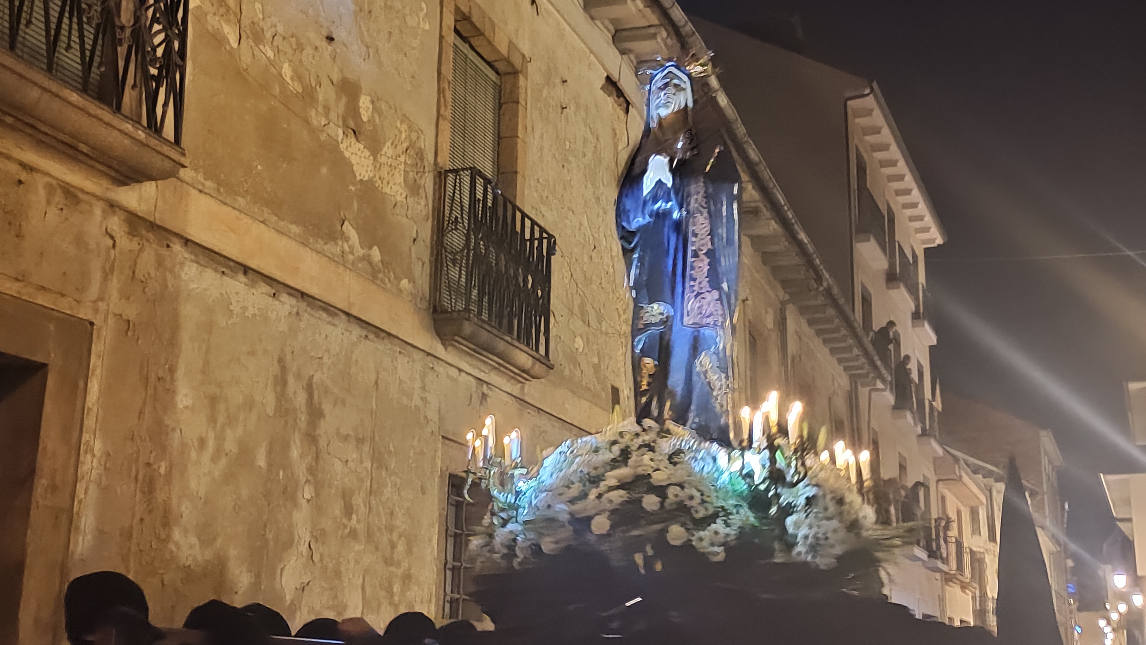 La Dolorosa recorre las calles del casco antiguo