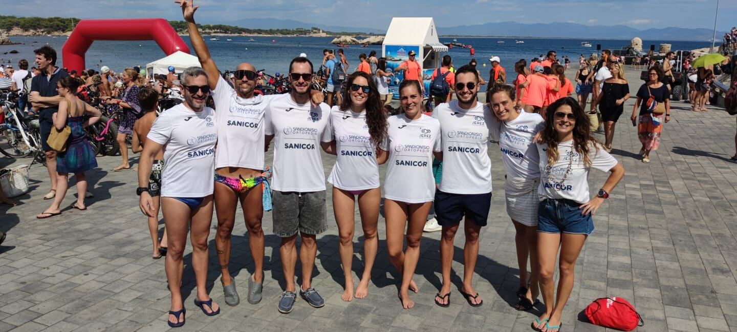 Foto de grupo del Jerez Natación Máster