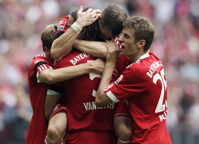 Los jugadores del Bayern celebran uno de los tantos del partido