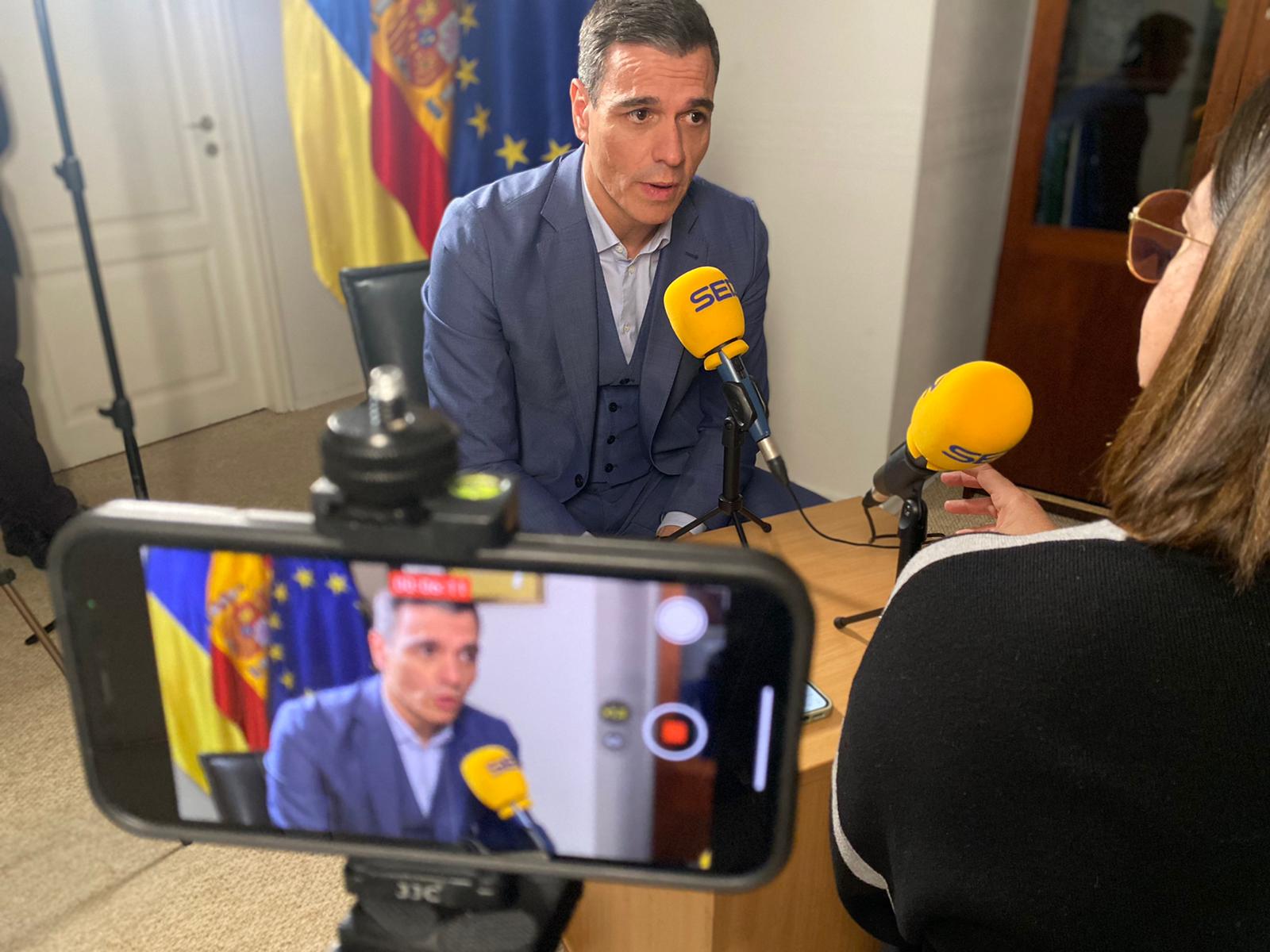 Entrevista de Àngels Barceló a Pedro Sánchez en Ucrania