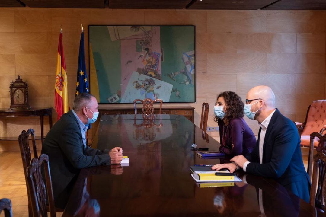 Reunión de Joan Baldoví y María Jesús Montero