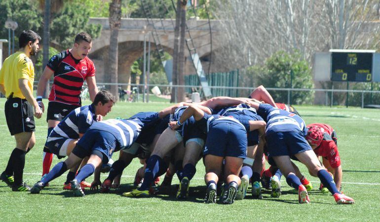 Melé durante el derbi