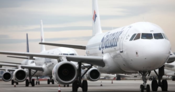 Aviones de Spanair aparcados en el aeropuerto del Prat