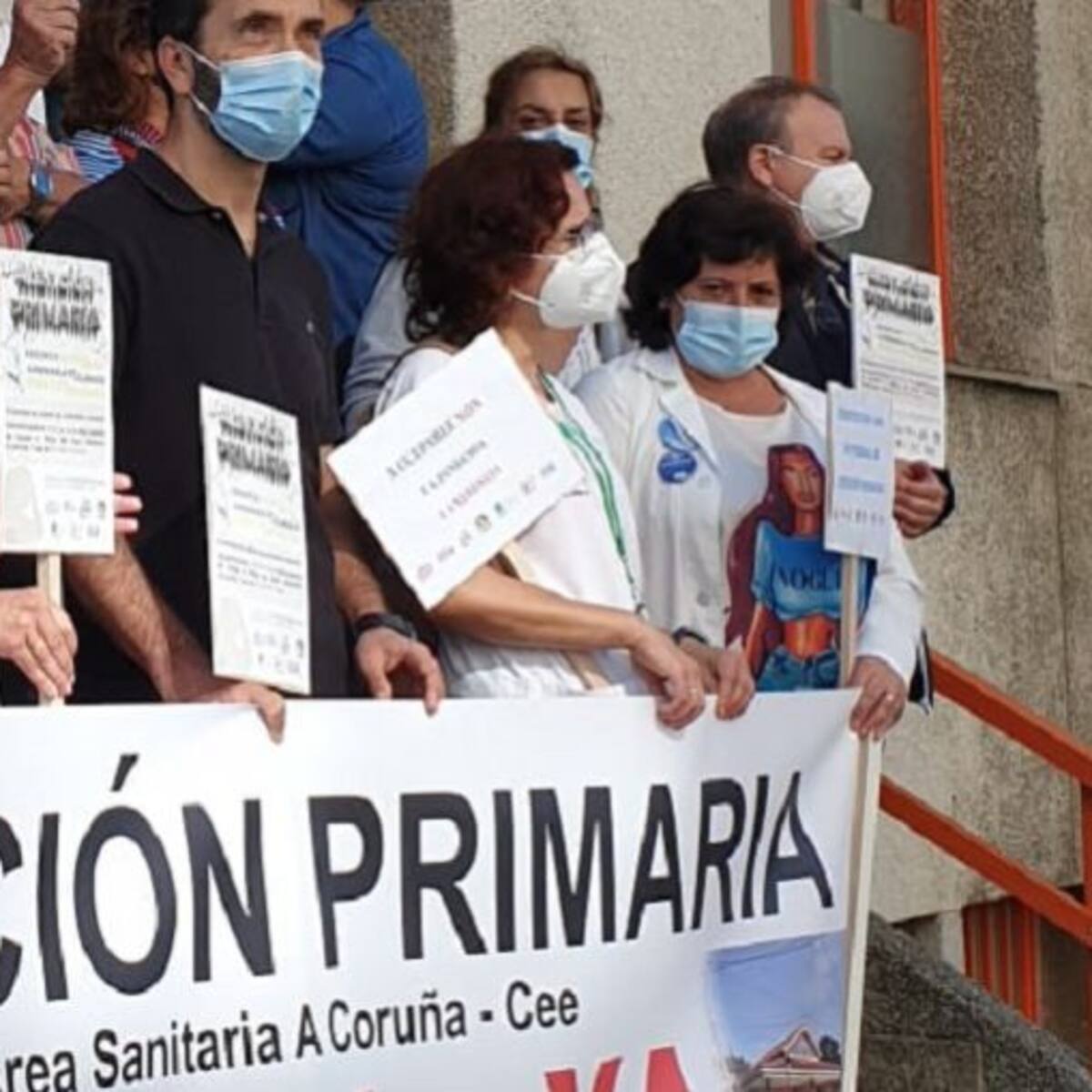 Profesionales de atención primaria llevan sus protestas hasta la Valedora do Pobo