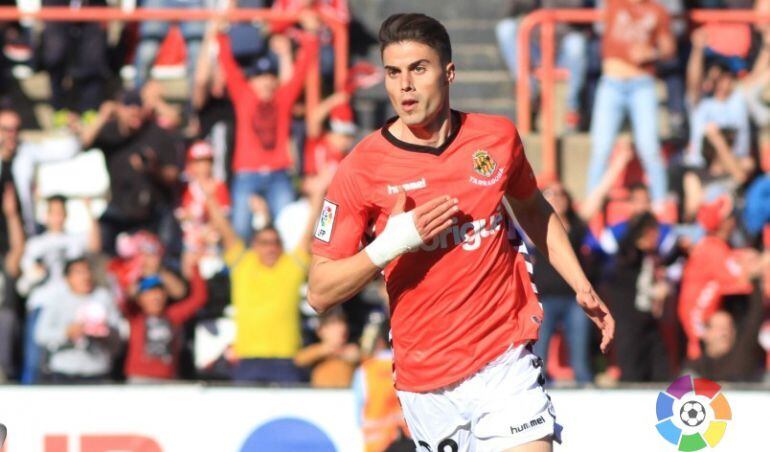 Jose Naranjo celebra un gol amb el Nàstic.