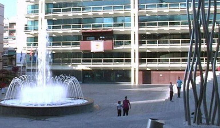 El PP pide que los recibos de los impuestos domiciliados se pasen al cobro el útlimo día de pago y no el primero. 