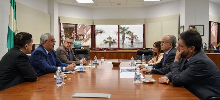 Imagen de la reunión entre Ramírez de Arellano y el presidente de la APBA, Manuel Morón.
