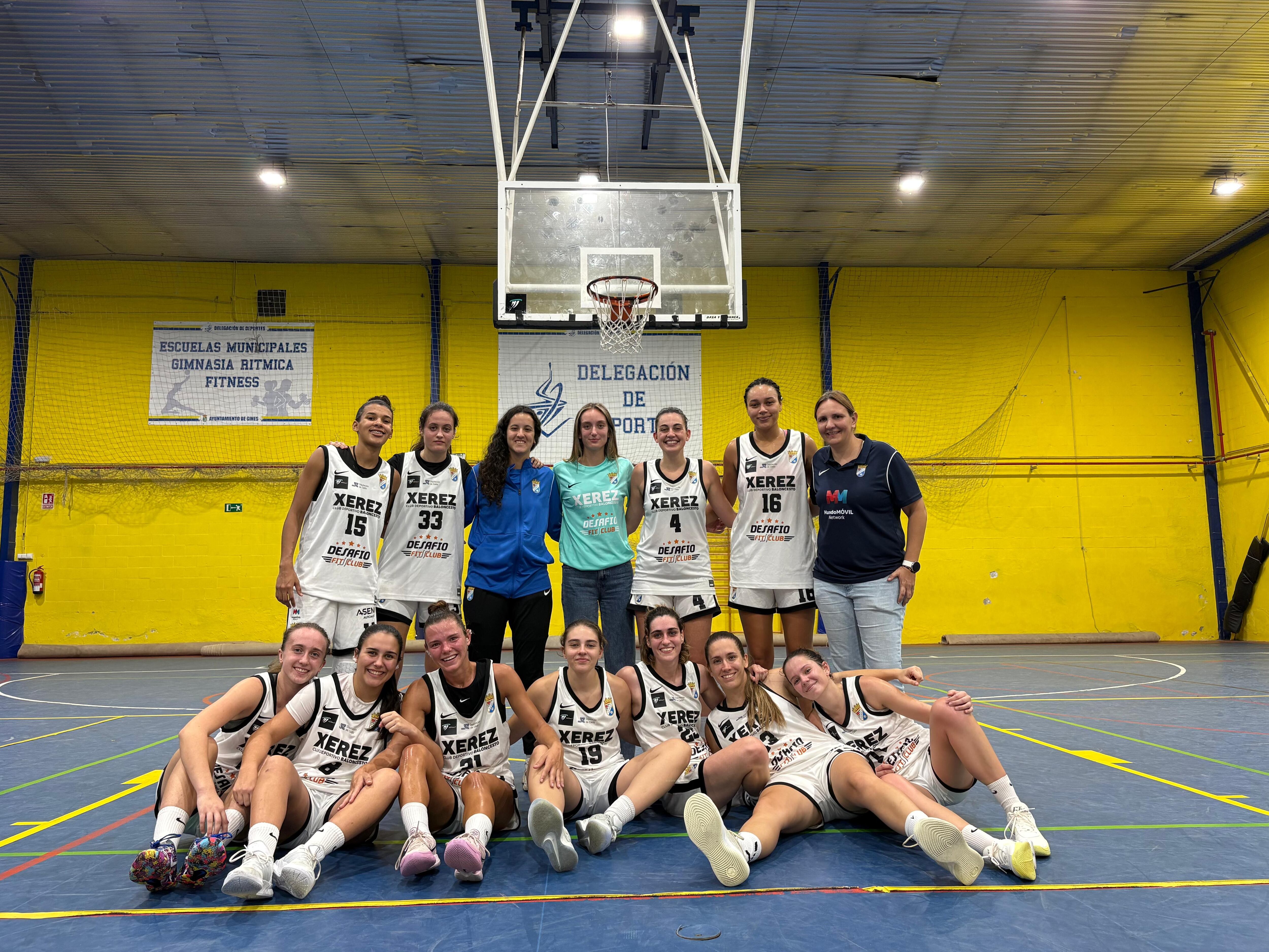 Jugadoras y cuerpo técnico del Xerez CD Baloncesto