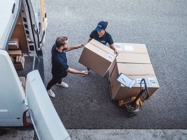 La Comisión de Tráfico dictamina favorablemente la ampliación de siete zonas de carga y descarga y el establecimiento de otras cuatro con carácter compartido y temporal en plazas ORA