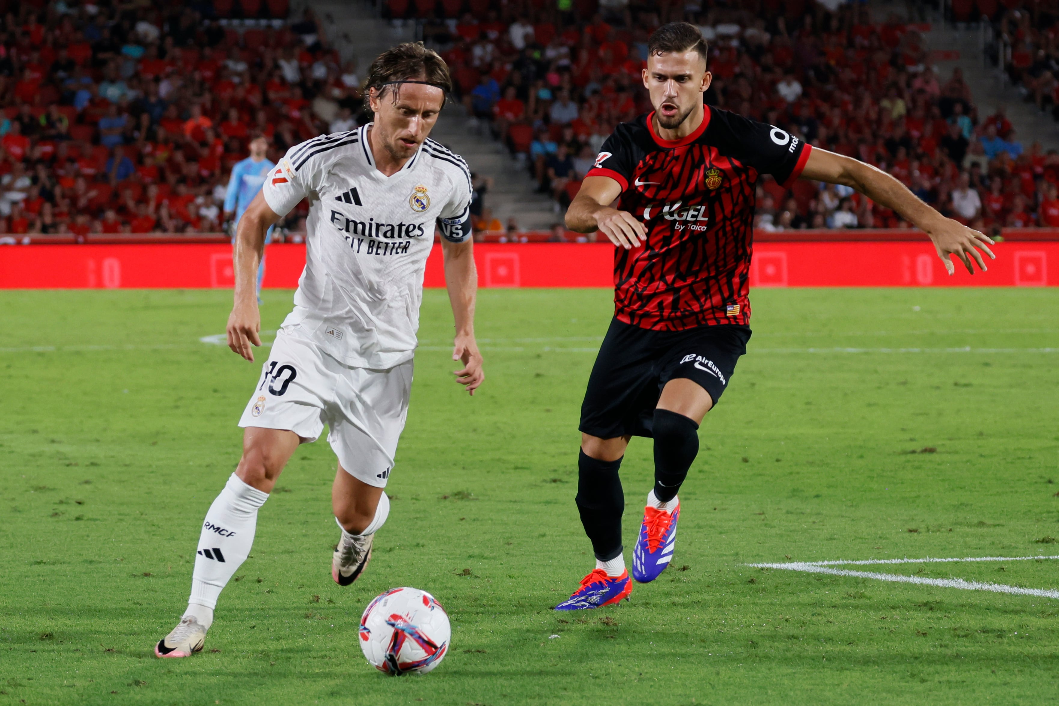 Real Madrid y Mallorca durante el primer partido de liga