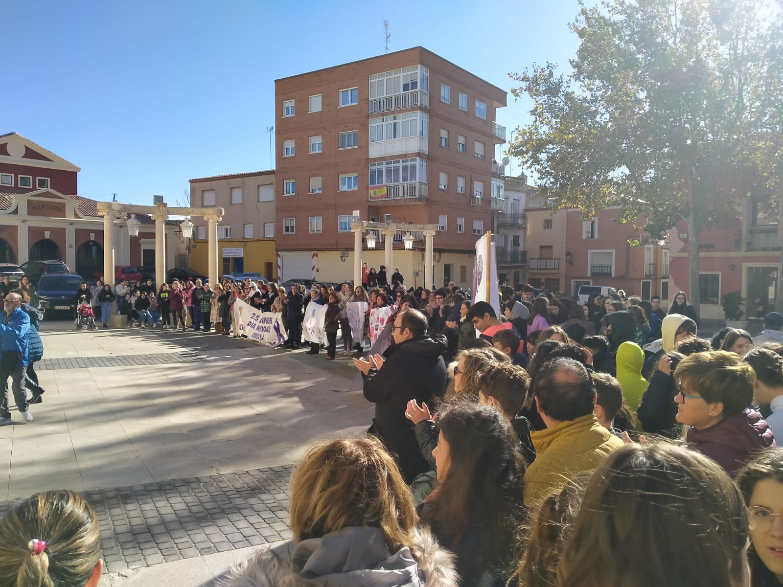 Público asistente a la Concentración 25N en Tarancón (Cuenca)