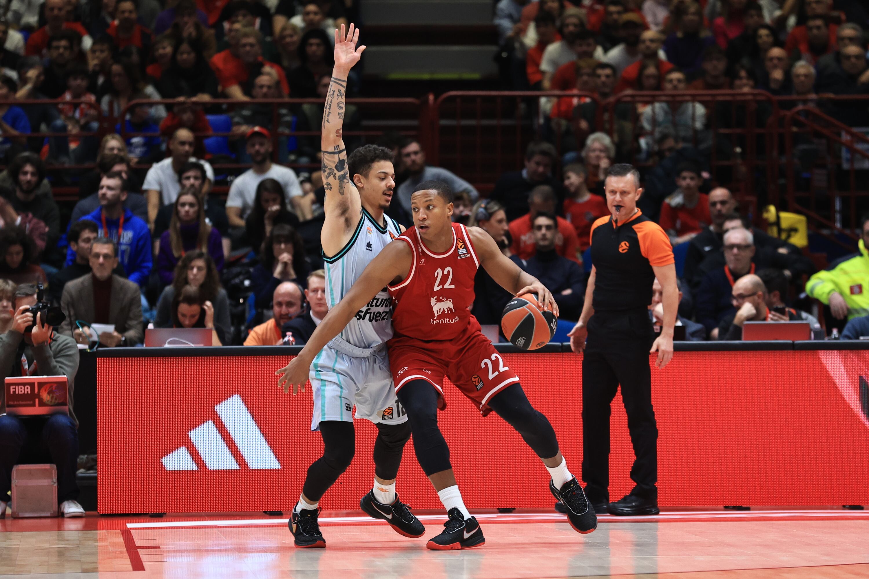 Visita del Valencia Basket a Milán.
