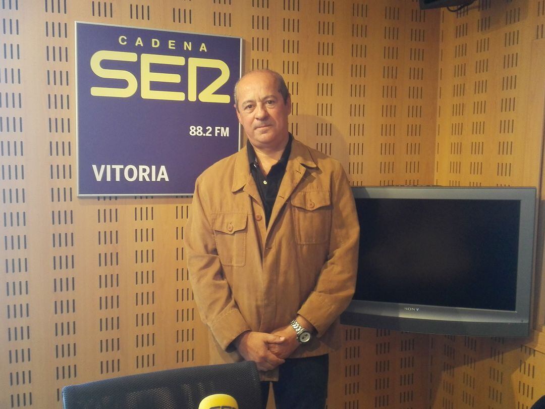 Peio Ruiz García, presidente del Consejo de Administración de Arasur en los estudios de SER Vitoria.