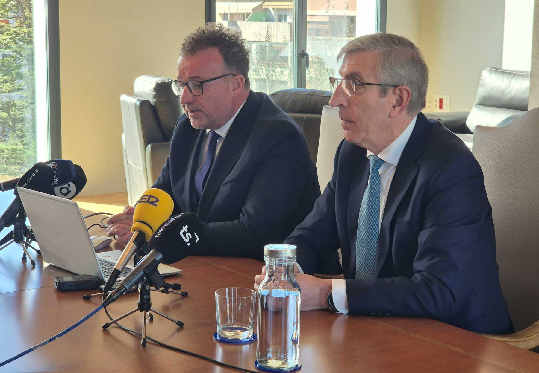 José Pla y Vicent Penadés, durante su comparecencia ante los medios de comunicación