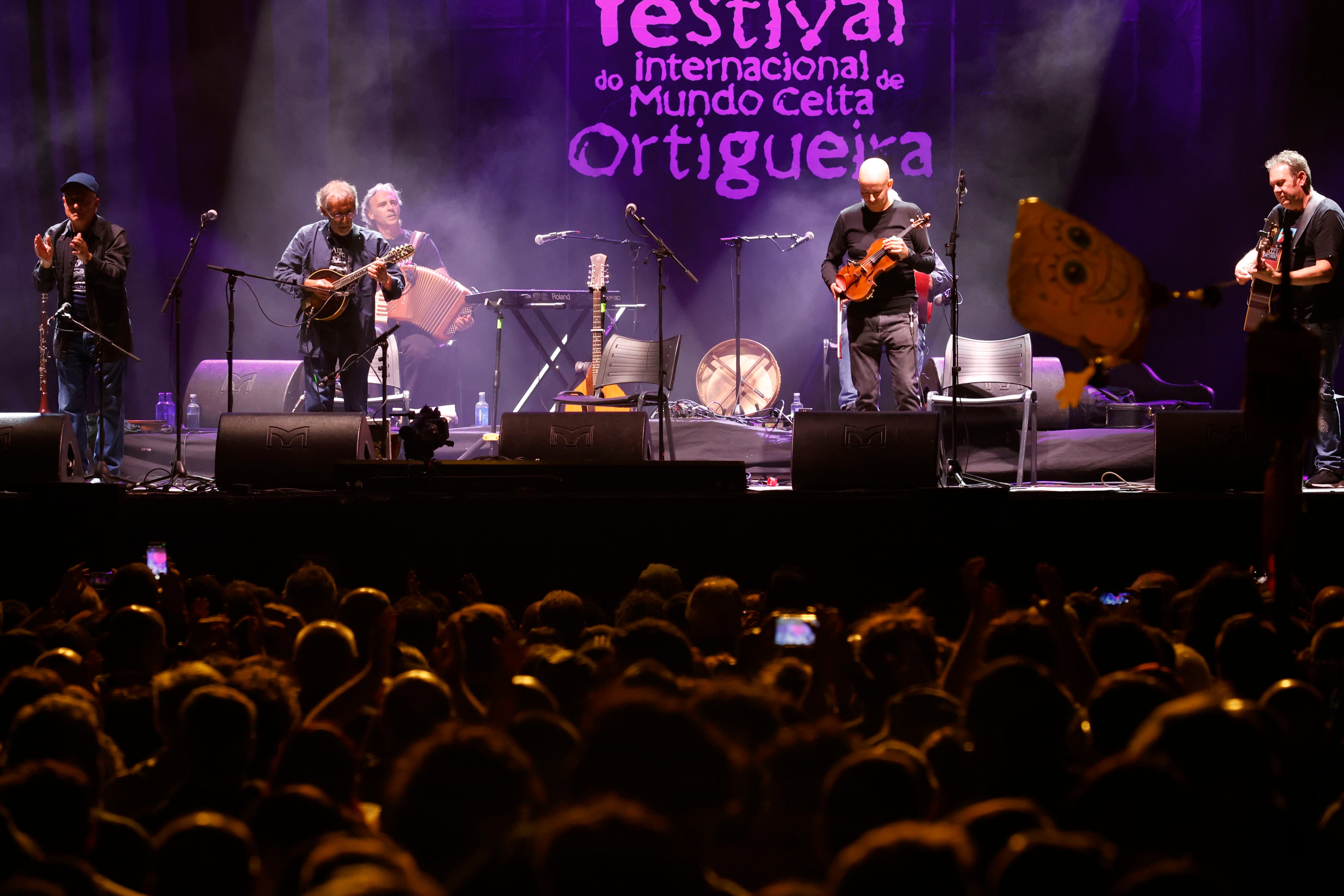 Concierto de Milladoiro, este pasado sábado, durante el Festival de Ortigueira (foto: Kiko Delgado / EFE)