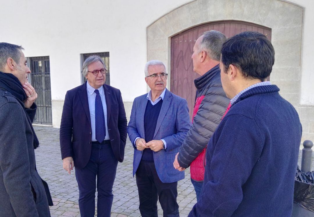 Manuel Jiménez Barrios y Paco Camas este jueves en plaza Belén