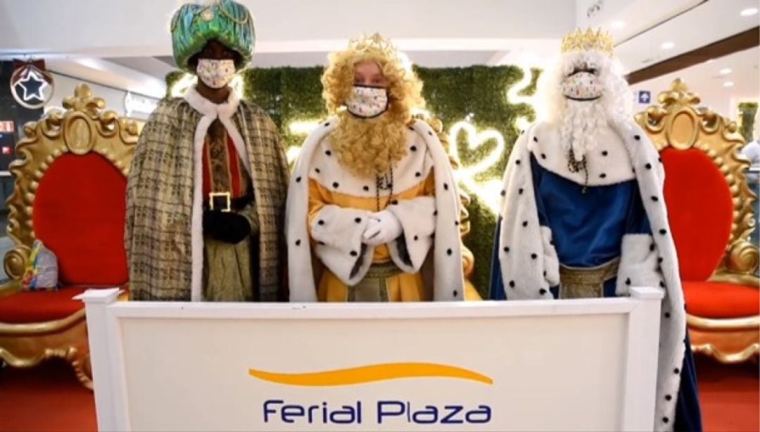 Los Reyes Magos visitan el Ferial Plaza