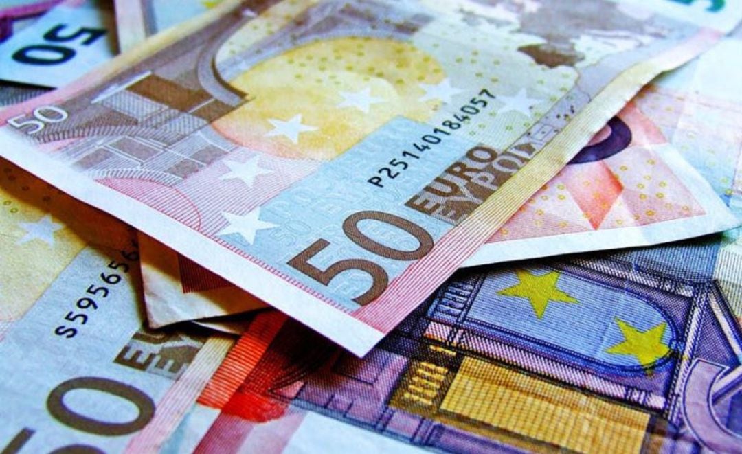 Hablan de sueldos ilegales