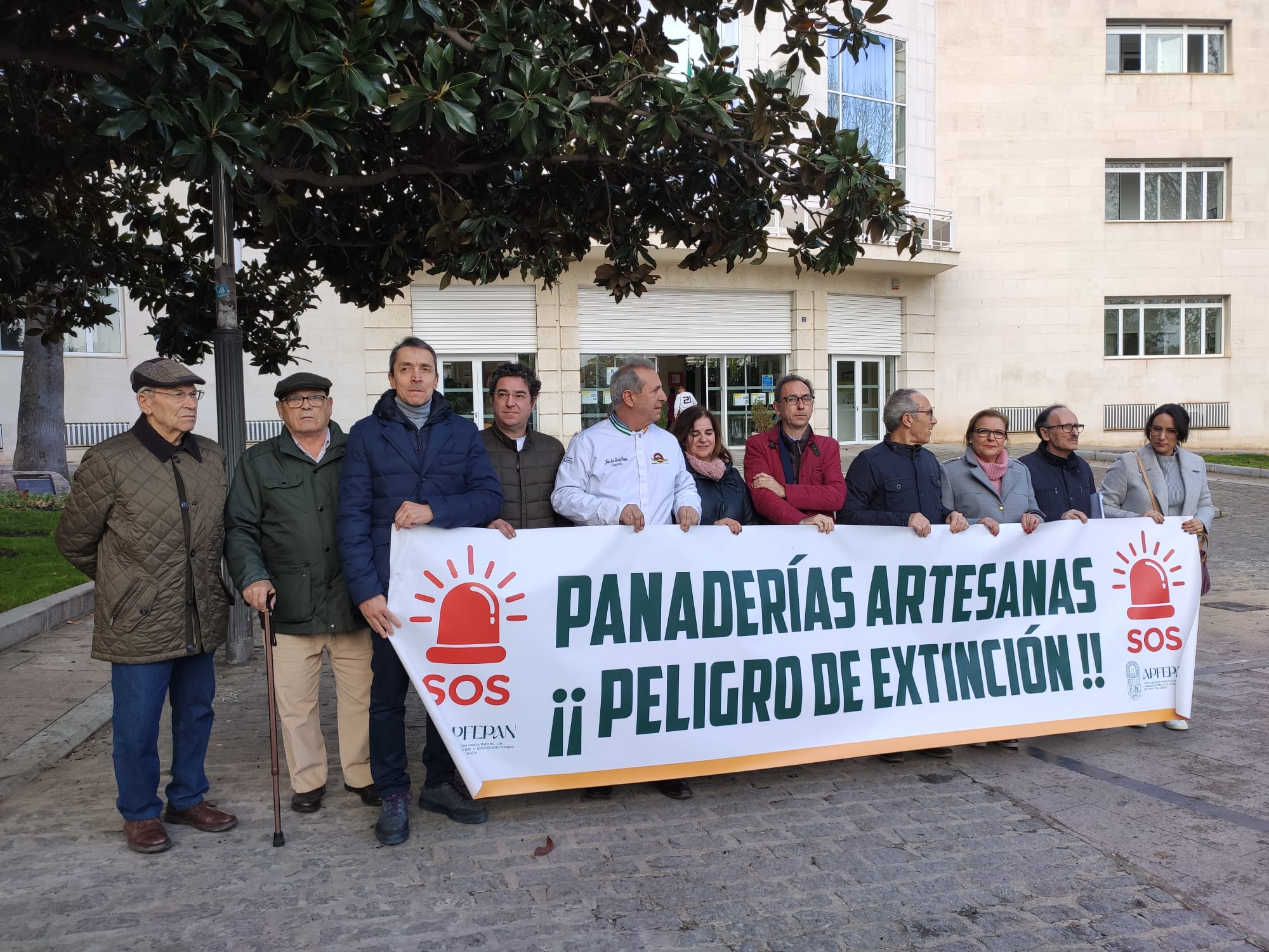 Concentración de panaderos y panaderas ante la Subdelegación del Gobierno de Jaén