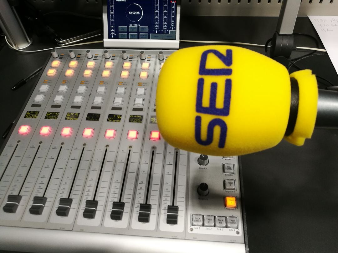 Radio Segovia realiza un montaje con las equivocaciones de los profesionales de la emisora en 2019