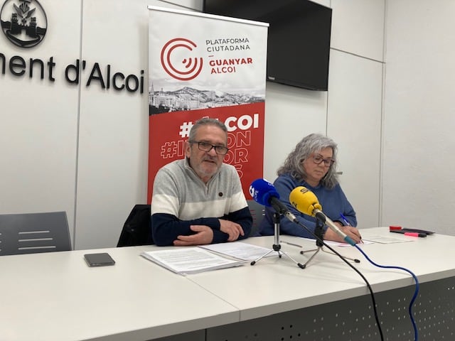 Sergi Rodríguez y Mari Carmen Paredes de Guanyar en rueda de prensa