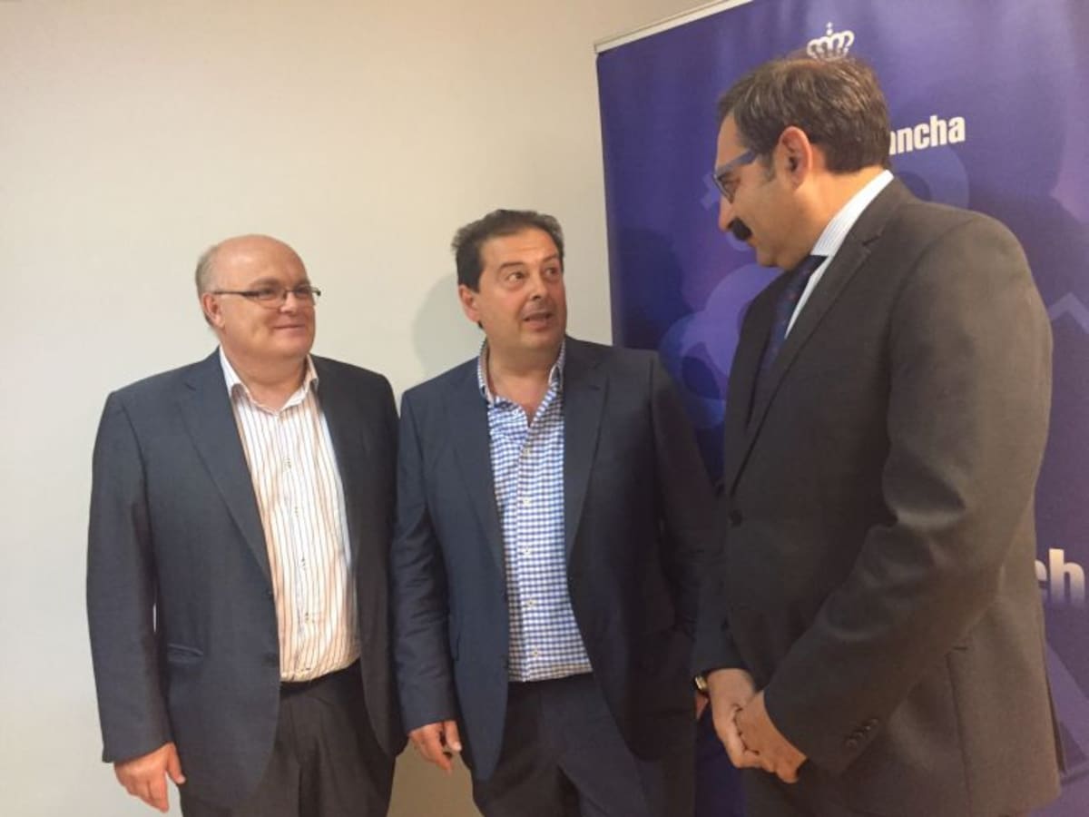 El consejero de Sanidad asegura que se va a llevar a cabo el Plan Director en el Hospital de Albacete