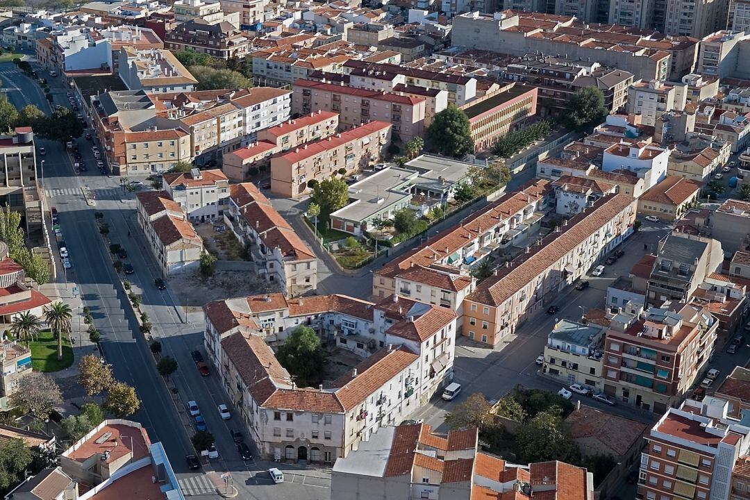 Foto aérea del barrio con el Conservatorio al fondo 