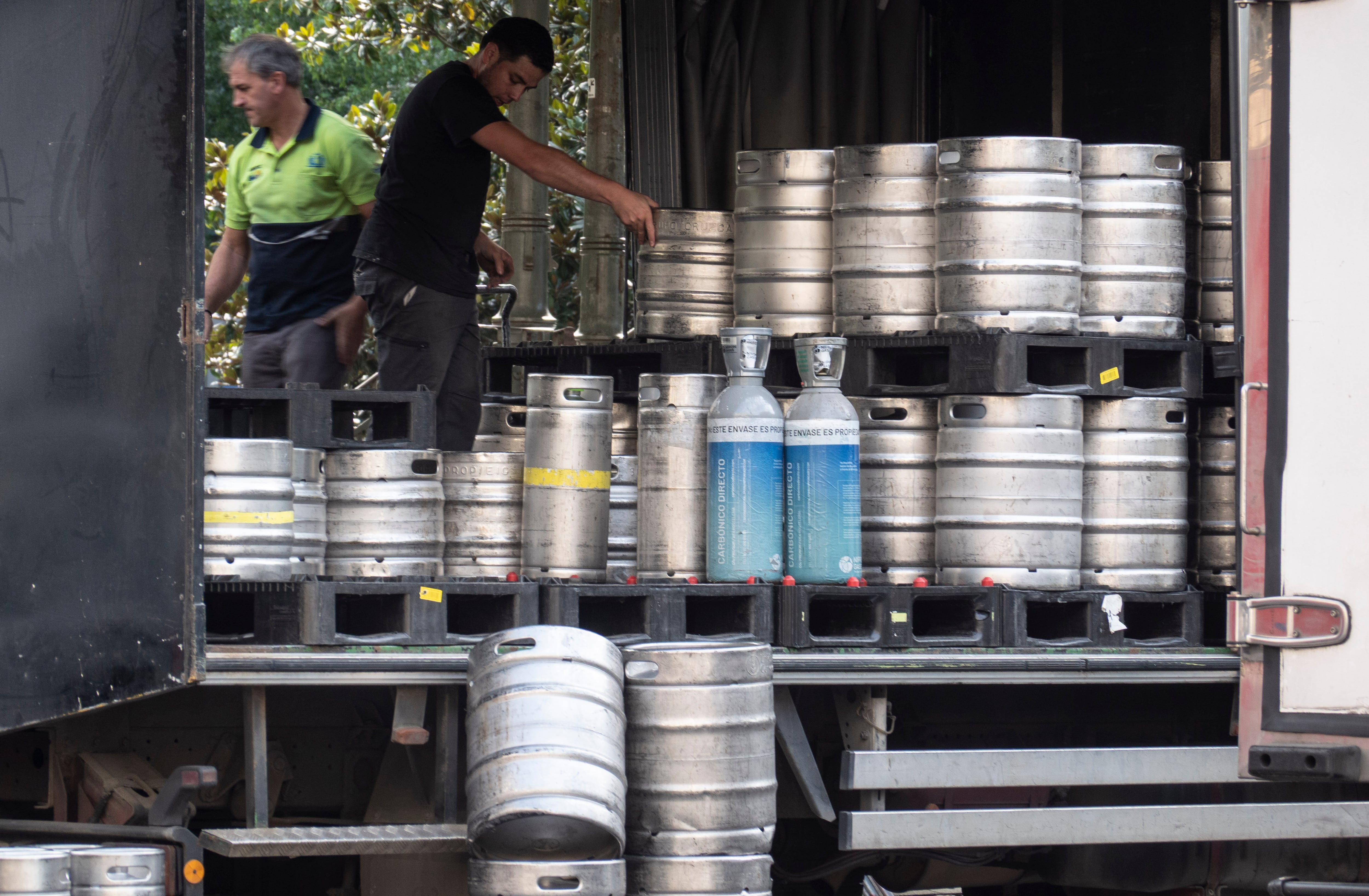 Un repartidor trabajando